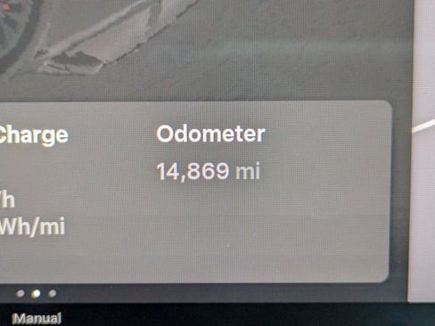 Used 2024 Tesla Model Y Performance image 23