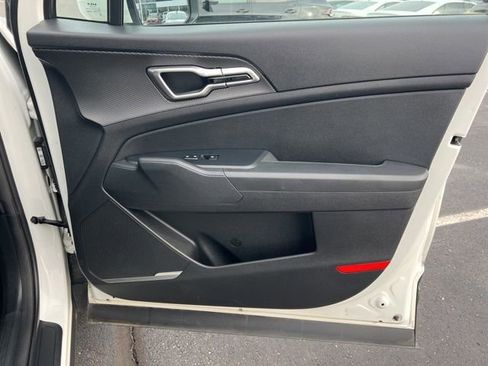 Used 2024 Kia Sportage LX image 27