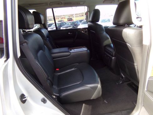 Used 2015 INFINITI QX80 4WD w/ Driver's Assistance Package image 18