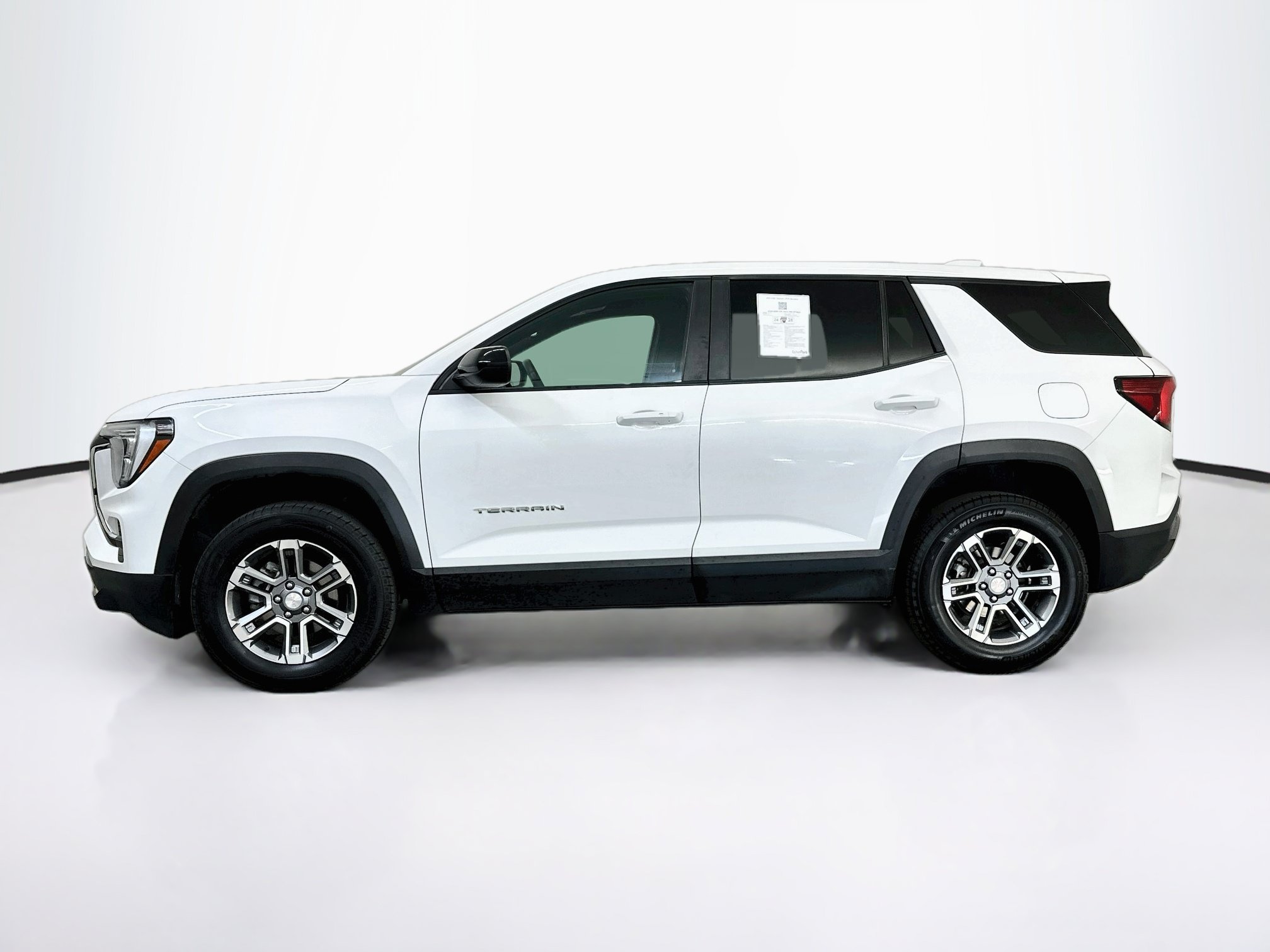 Used 2025 GMC Terrain Elevation AWD/4WD image 4