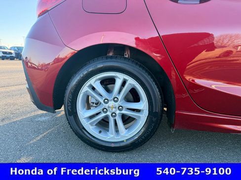Used 2017 Chevrolet Cruze LT w/ Convenience Package image 12