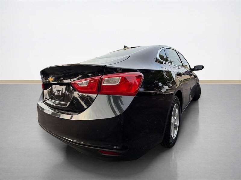 Used 2017 Chevrolet Malibu LS FWD image 6