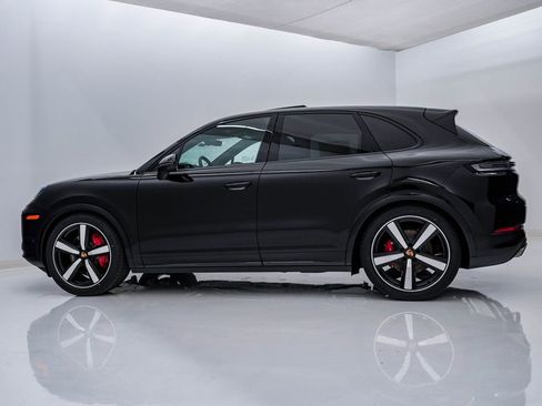 New 2026 Porsche Cayenne S image 2