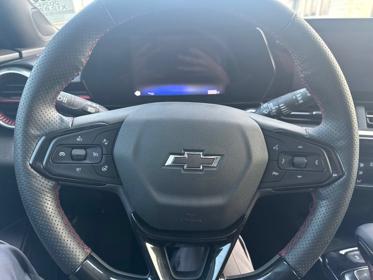 Used 2026 Chevrolet Trax RS w/ Sunroof Package FWD image 9