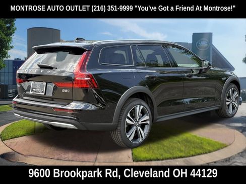 New 2026 Volvo V60 B5 Cross Country Plus w/ Protection Package Premier AWD/4WD image 6