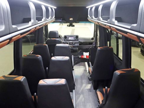 Used 2023 Mercedes-Benz Sprinter 3500 image 25