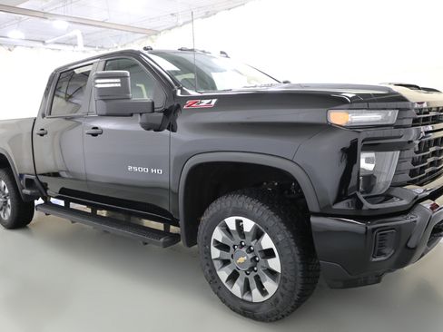 Certified 2024 Chevrolet Silverado 2500 Custom w/ Custom Value Package image 3