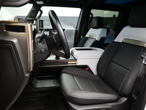 Used 2024 GMC Hummer EV 2X w/ LPO, Roof Cross Rail Package AWD/4WD image 9