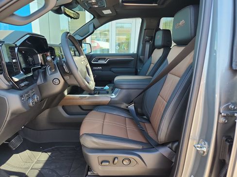 New 2026 Chevrolet Silverado 1500 High Country AWD/4WD image 12