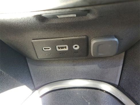 Used 2024 Chevrolet Malibu LT image 29