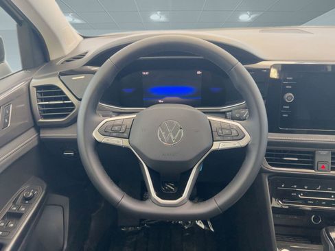 New 2026 Volkswagen Taos SE image 18