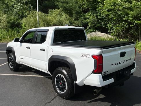 Certified 2025 Toyota Tacoma TRD Off-Road AWD/4WD image 3