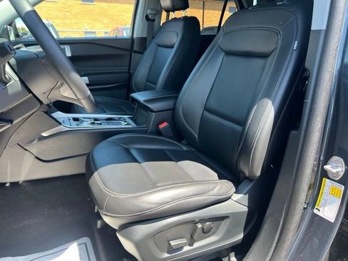 Certified 2024 Ford Explorer XLT w/ Equipment Group 202A AWD/4WD image 18