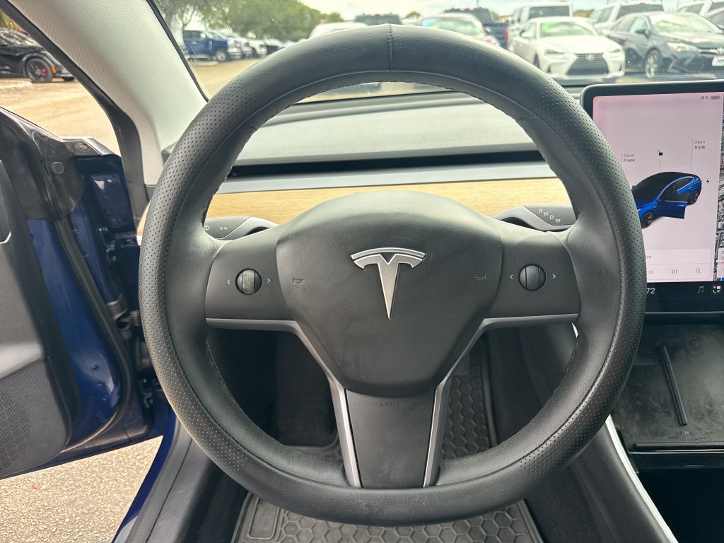 Used 2020 Tesla Model 3 Standard Range Plus RWD image 14