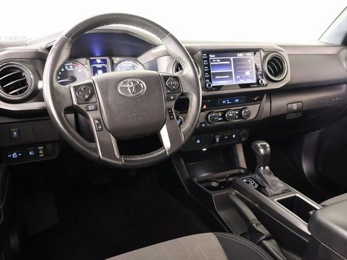 Used 2021 Toyota Tacoma TRD Off-Road image 2