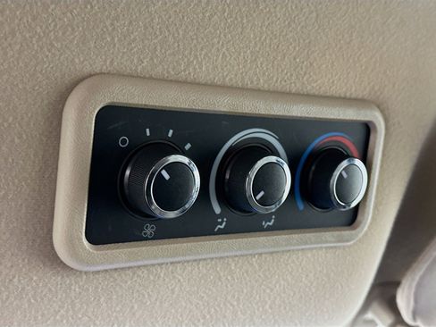 Used 2015 Chevrolet Express 3500 LT w/ LT Preferred Equipment Group image 22