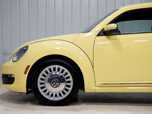 Used 2015 Volkswagen Beetle 1.8T FWD image 3