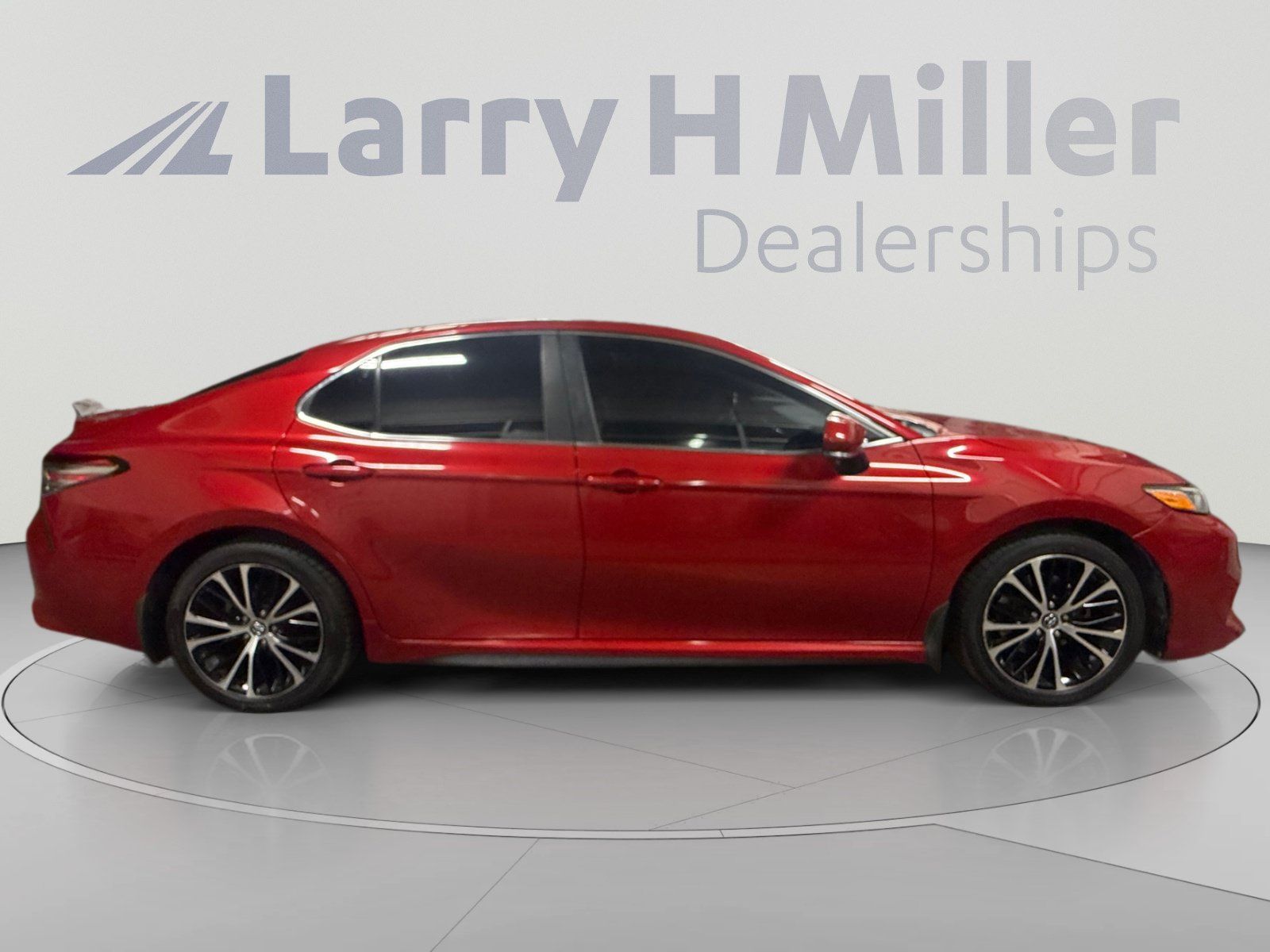 Used 2019 Toyota Camry SE w/ Audio Package FWD image 6
