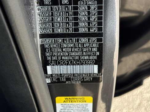 Used 2019 Land Rover Discovery Sport HSE image 27