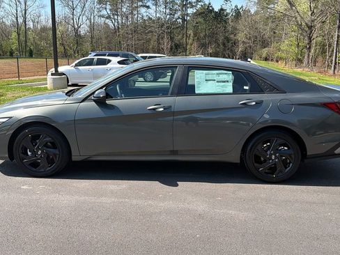 New 2026 Hyundai Elantra Sport image 8