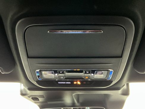 Used 2025 Lincoln Corsair Reserve image 13