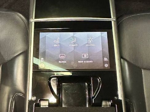 Used 2023 Land Rover Range Rover SV AWD/4WD image 32