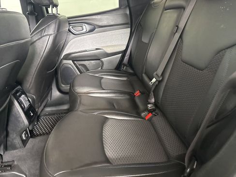 Used 2025 Jeep Compass Latitude w/ Sun & Sound Group image 20