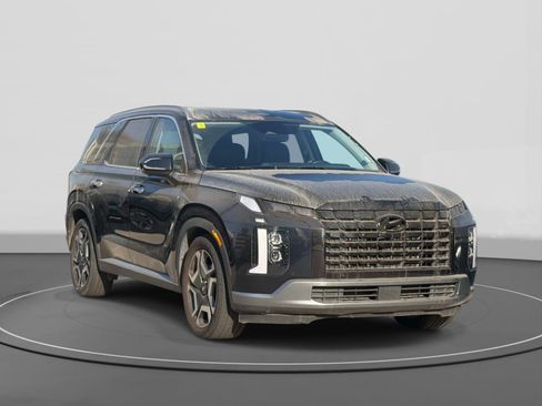 Used 2024 Hyundai Palisade SEL w/ Premium Package FWD image 2