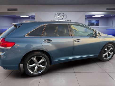 Used 2012 Toyota Venza XLE FWD image 3