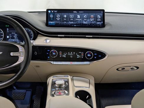 Used 2023 Genesis GV70 2.5T w/ Cargo Package image 23