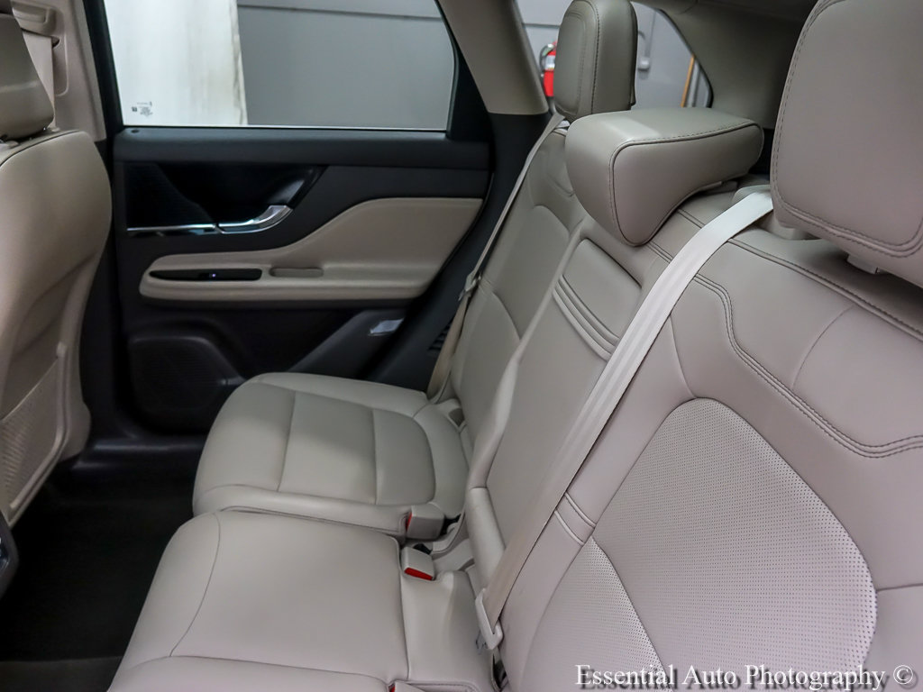 Used 2020 Lincoln Corsair AWD w/ Premium Package image 13