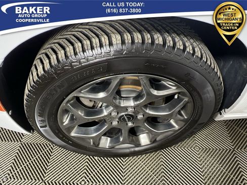 Used 2017 Chrysler 300 S w/ 300S Premium Group image 33