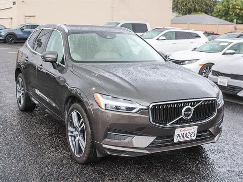 Used 2020 Volvo XC60 T5 Momentum w/ Protection Package Premier image 3