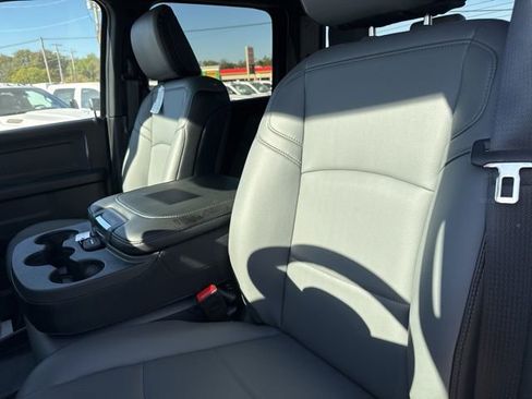 New 2026 RAM 2500 Tradesman w/ Chrome Appearance Group image 18