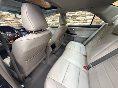 Used 2016 Toyota Camry XLE w/ Moonroof Package FWD image 30