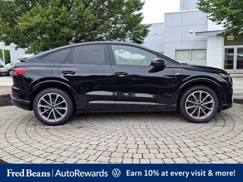 Used 2022 Audi Q4 e-tron Premium Plus w/ Premium Plus AWD/4WD image 9