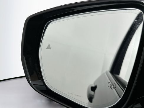 Used 2024 Jeep Grand Cherokee L Limited w/ Luxury Tech Group II image 16