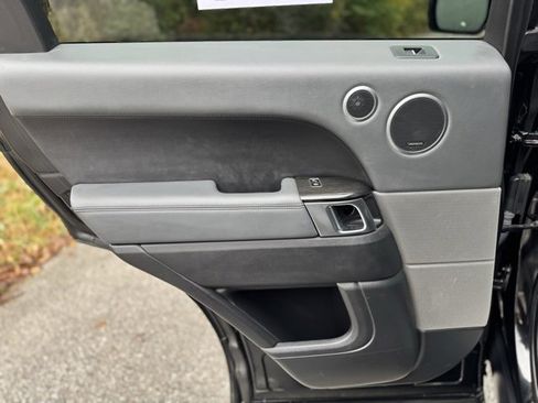 Used 2014 Land Rover Range Rover Sport HSE image 11