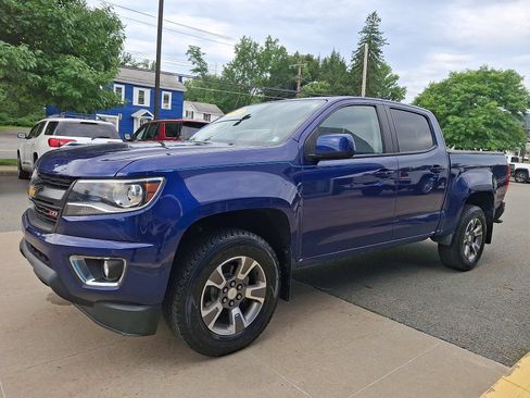 Used 2017 Chevrolet Colorado Z71 AWD/4WD image 3