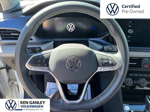 Used 2024 Volkswagen Taos SE AWD/4WD image 12