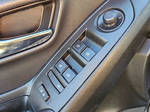 Used 2019 Chevrolet Trax LT w/ LT Convenience Package image 32