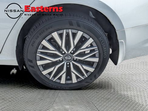 Used 2024 Nissan Altima 2.5 SV AWD/4WD image 25