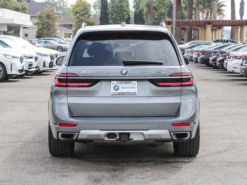 Used 2023 BMW X7 xDrive40i w/ Premium Package AWD/4WD image 5
