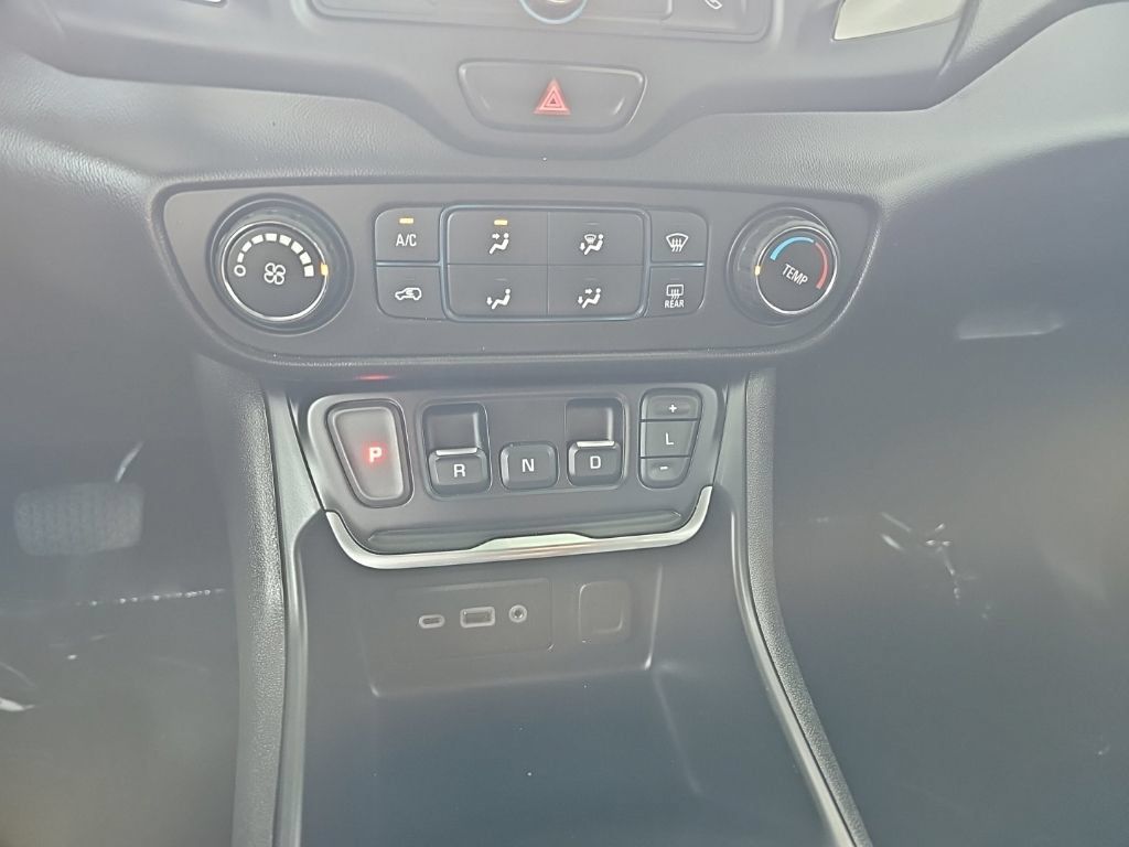 Used 2020 GMC Terrain SLE FWD image 12