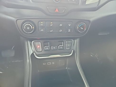 Used 2020 GMC Terrain SLE FWD image 12