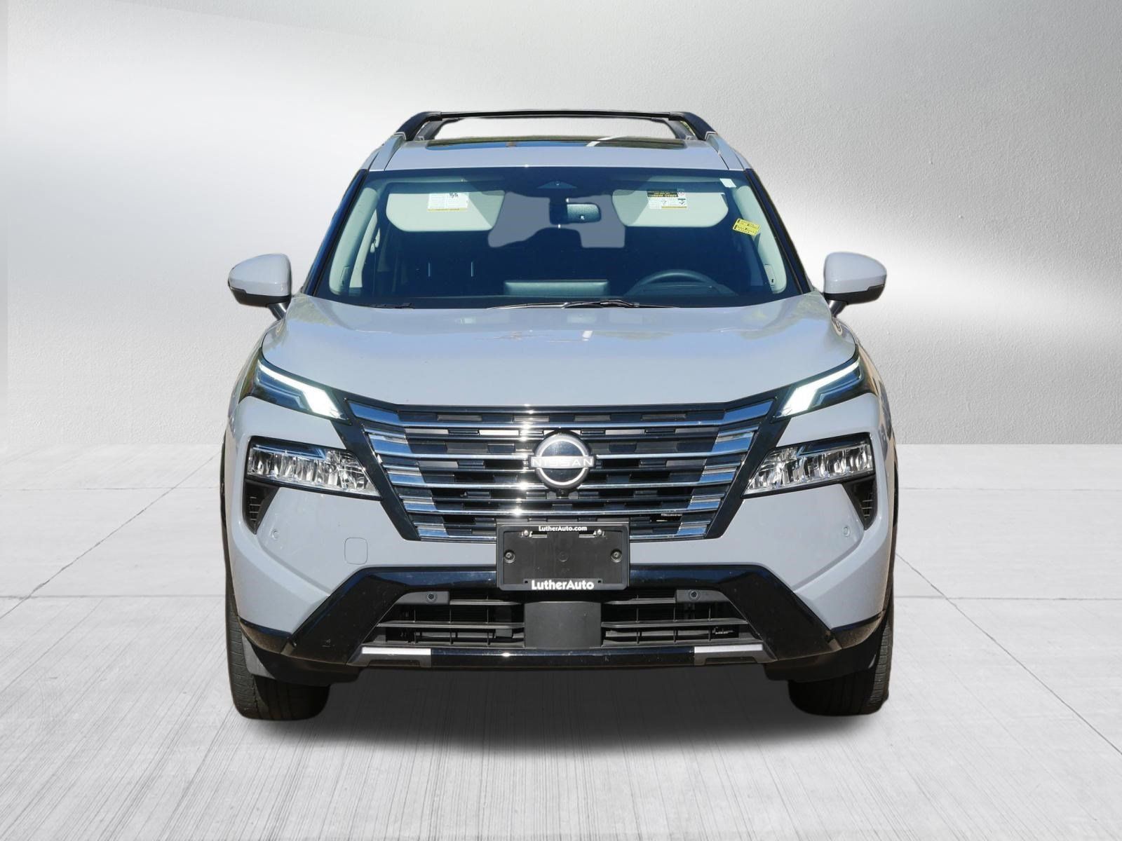 Certified 2025 Nissan Rogue Platinum w/ Platinum Premium Package AWD/4WD image 2