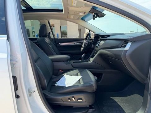 Used 2019 Cadillac XT5 Premium Luxury w/ Driver Assist Package FWD image 10