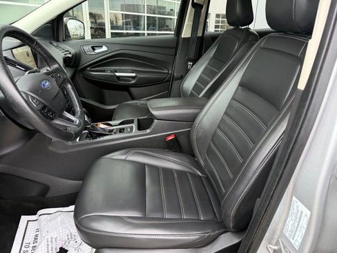 Used 2019 Ford Escape SEL AWD/4WD image 16