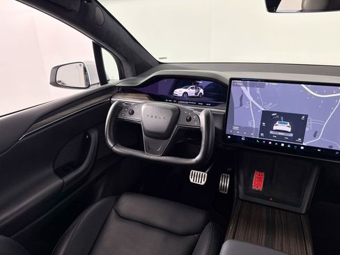 Used 2023 Tesla Model X image 33