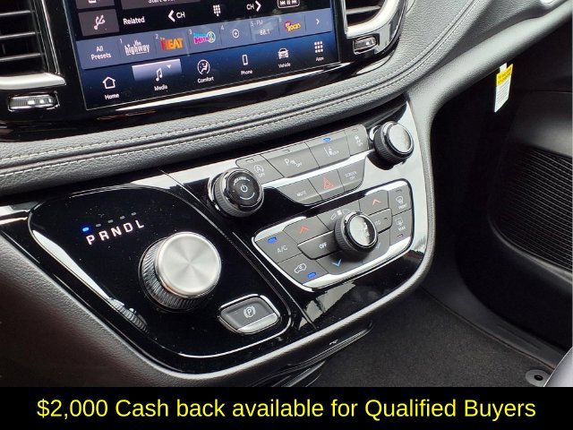 New 2027 Chrysler Pacifica Select FWD image 7
